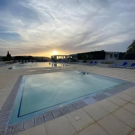 Ma Paillote A Lozari 6/8 Pers Vue Avec Piscine Appartement