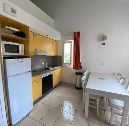 Ma Paillote A Lozari 6/8 Pers Vue Avec Piscine *