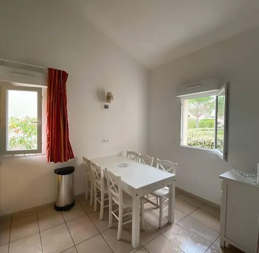 Ma Paillote A Lozari 6/8 Pers Vue Avec Piscine
